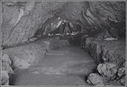 Amalda koba zuloaren indusketak.(Cueva de Amalda) liburutik jasotako argazkiak.