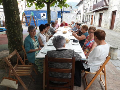 Jubilatuen hamaiketakoa plazan