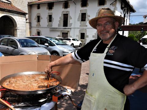 Paella lehiaketako partaidea ( 5 )