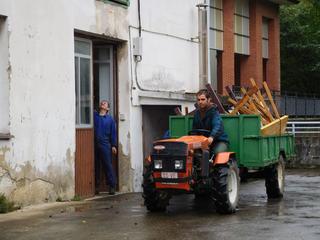 Kargatu eta bai garraiatu ere, Lasaora iritsi da eta orain berrestrukturatzea falta da