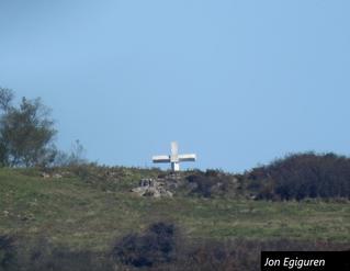 Etumetako bide gurutzetik ikusten den Pagoetako  gurutzearen zatia.
