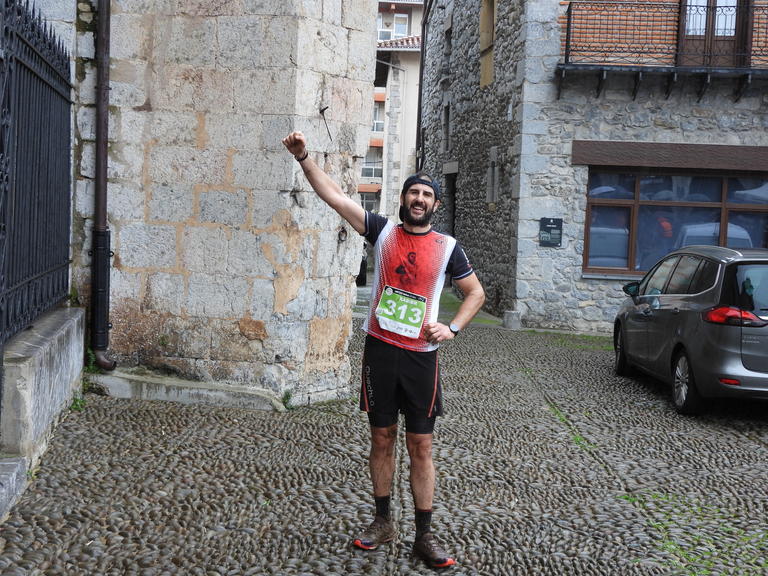 Aizarnarko  gehiagok ere hartuko zuten parte Kobaz Koba lasterketan, baina nik gazte sasoiko honi lortu nuen argazkia ateratzea. Ezagutzen dut eta kirolean  maila hona duen mutila da hau ere.